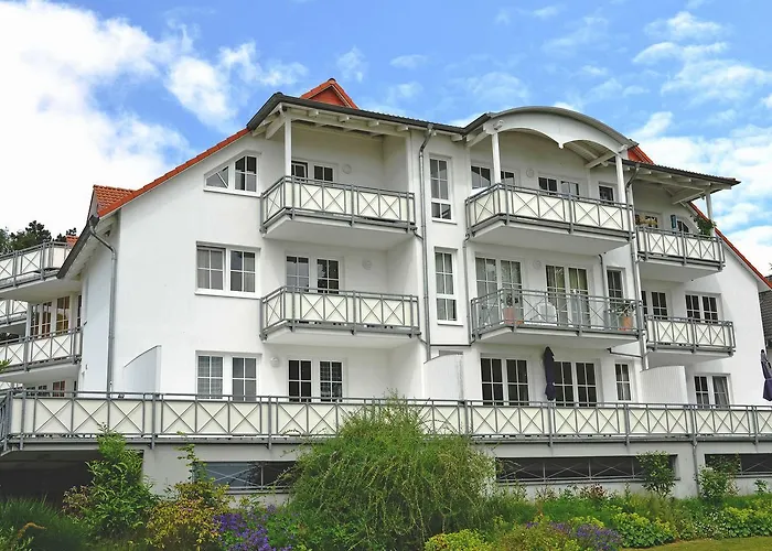 Villa Vilmblick - Wohnung 07 mit Terrasse und Boddenblick